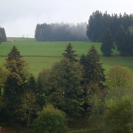 아파트 Haus Zum Kranich, Traditionelles, Charmantes, Ehemaliges Bauerngasthaus Möggers